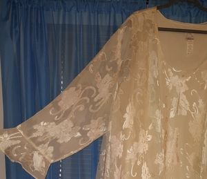 Dress/ Formal & Elegant w/ floral design!